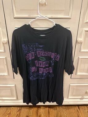 American Eagle Outfitters Black Graphic Short Sleeve Tee
